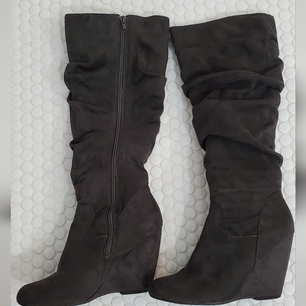 Transit mid calf faux suede boots 👢